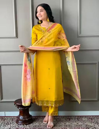 Chitrarekha Pretty Women Kurta Sets